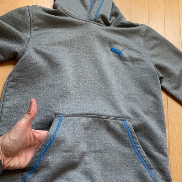 Boys’ gray size M Puma hoodie - Picture 4 of 5